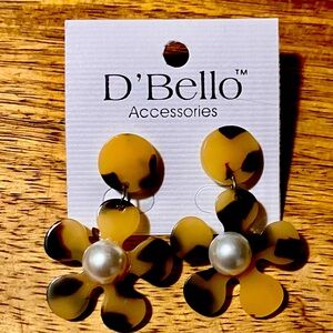 These are the cutest drop earrings with leopard print. These will look cute.